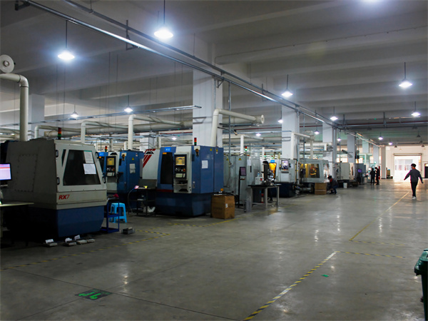 Dílna na zpracování CNC nástrojů Shanxi Xinfa (4)