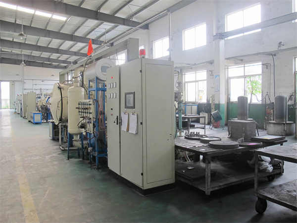 Shenyang Xinfa CNC instrumentu apstrādes darbnīca (3)