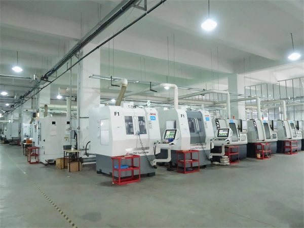 Цех за обработка на CNC инструменти Shenyang Xinfa