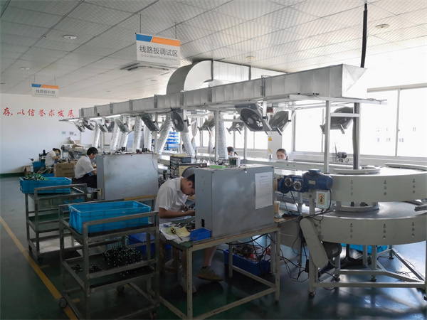 Shenyang Xinfa assemblage workshop foar welding masine (2)