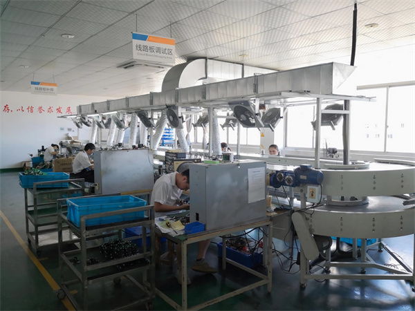 Shenyang Xinfa welding machine assembly workshop (2)