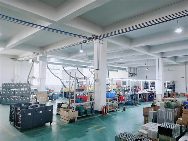 Wuhan Xinfa welding machine assembly workshop (2)